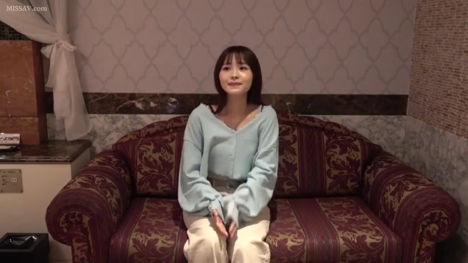 室内 · 坐姿 · 胸部 · 针织毛衣 · 隔衣抚摸 · 抓揉乳房