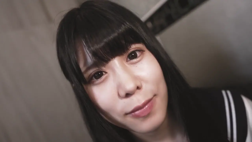 室内 · 脸部特写 · 微笑 · 注视 · JK制服 · 齐刘海 · 倾斜站立