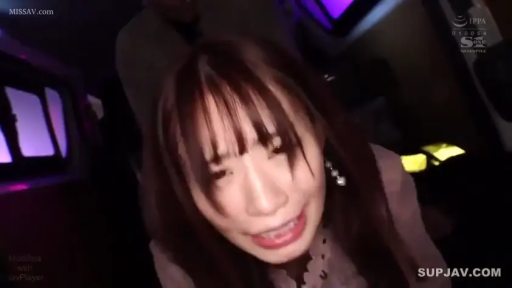 Sitting Posture · 耳环 · 面部特写 · 车内 · Pain · 哀求 · Brown top · 暗光环境