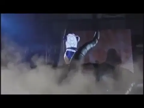 远景 · 摄影棚 · 连体衣