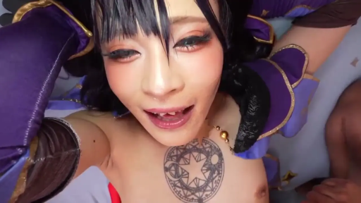 室内 · 性交 · 顔 · 銷魂 · 仰臥 · ネックレス · タトゥー · Cosplay服