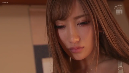 室内 · 胸部 · 站立 · 展示 · 白色胸罩 · 蕾丝