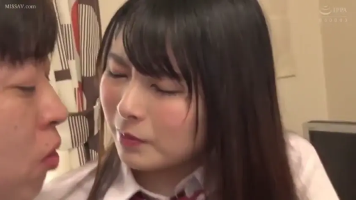 室内 · 面部特写 · 亲昵 · 面对面 · 柔和 · 学生服 · 暧昧