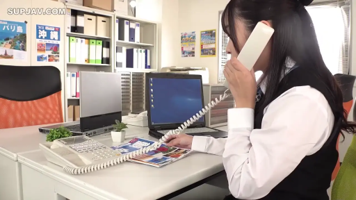 坐姿 · 办公室 · 平静 · 职业装 · OL · 打电话 · 侧脸 · 电话