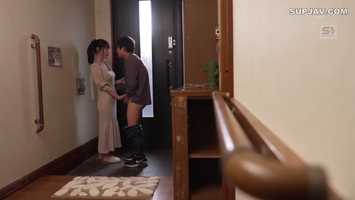 全身 · 集中 · 站立 · ドア · ワンピース · 对视 · 玄关 · ズボンを脱ぐ