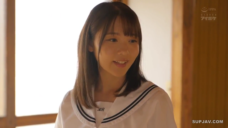 室内 · 站立 · 微笑 · 半身 · 注视 · 水手服 · 长发