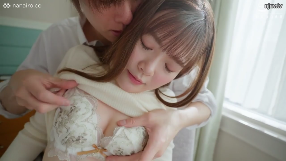 Indoor · Breast close-up · Close your eyes · 白色蕾丝文胸 · 背后环抱 · 撩起上衣揉胸