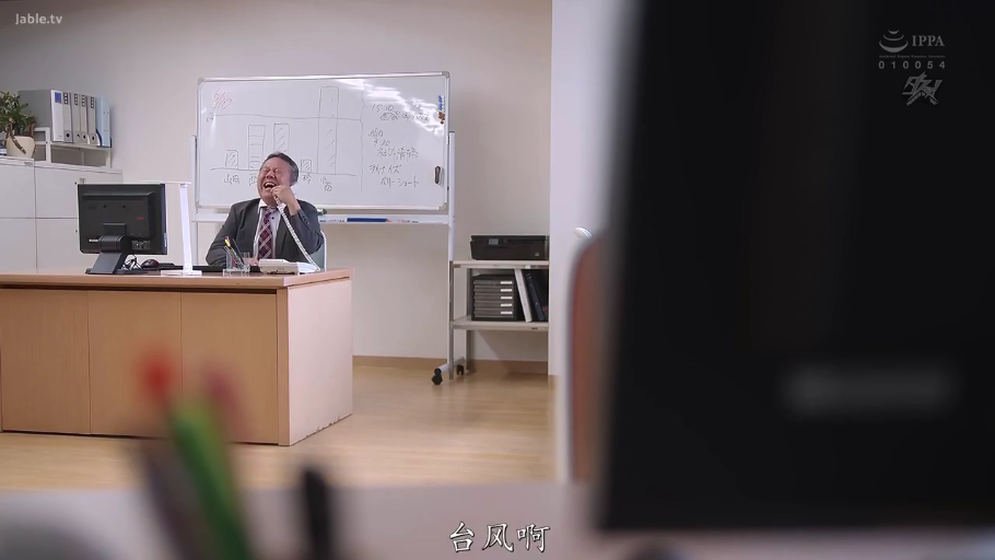 全裸 · 双人 · 闭眼 · 床单 · 并排躺着 · 床上 · 达到高潮 · 双飞