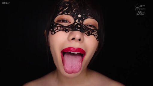 脸部 · 裸體 · 注視 · 誘惑 · 攝影棚 · 正面 · 蕾丝面罩 · 红唇