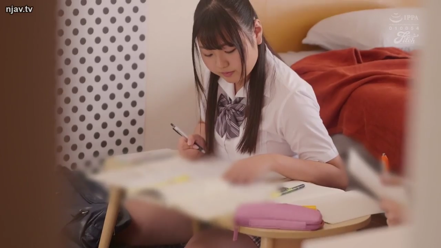 Sitting Posture · 专注 · Bedroom · Half-body · JK Uniform · Study · 矮桌 · 黑发