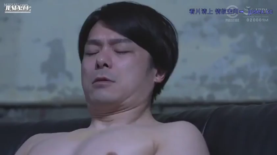 室内 · 坐姿 · 面部 · 闭眼 · 高潮 · 男优 · 赤裸上身