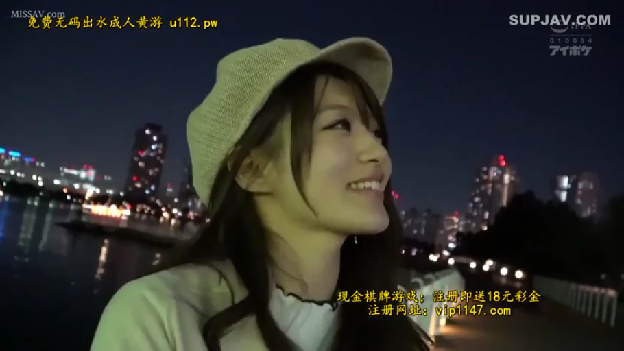 顔部のクローズアップ · ベレー帽 · 户外夜景