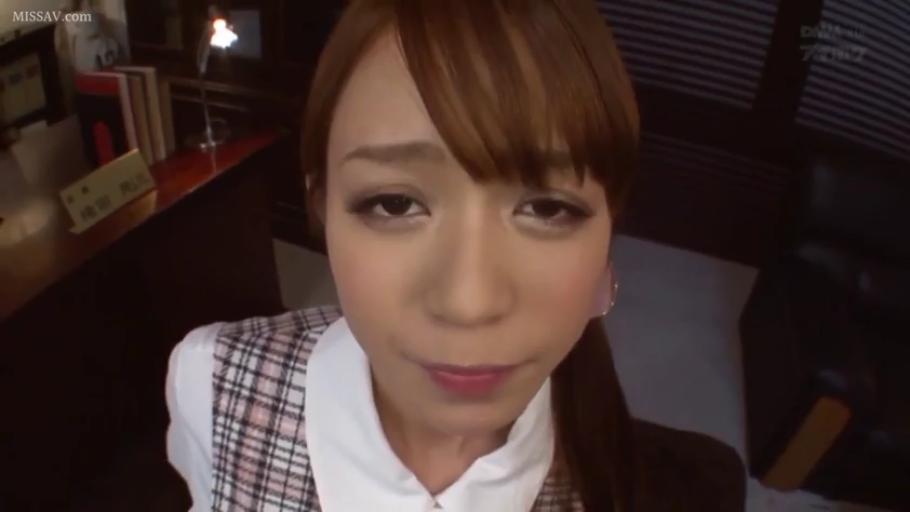 面部 · 全裸 · 卧室 · 枕头 · 仰卧 · 呻吟 · 渴求