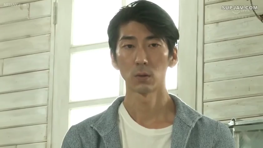 坐姿 · 全身 · 和室 · 迷离 · 多人 · 群交 · 头饰 · 和服半脱