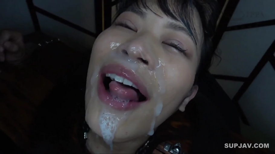 室内 · 张口 · 仰卧 · 面部特写 · 颜射 · 精液 · 成人