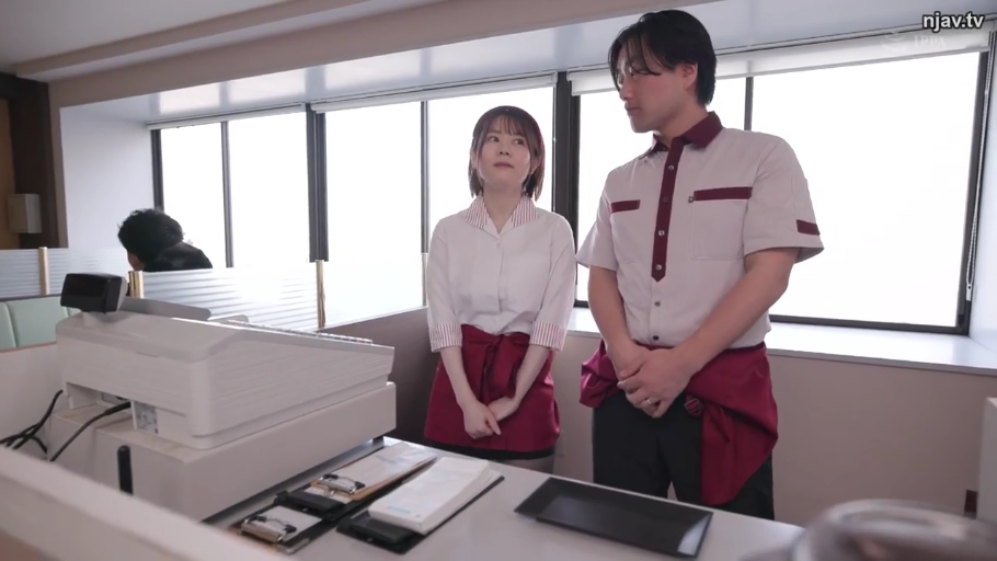 站立 · 全景 · 微笑 · 対話 · 职场 · エプロン · 收银机 · 餐厅前台