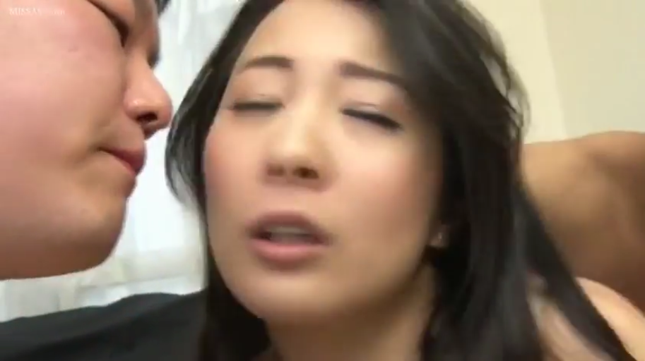 Indoor · Close-up of the face · Ecstasy · Supine · 半裸 · Intimacy · 亚洲