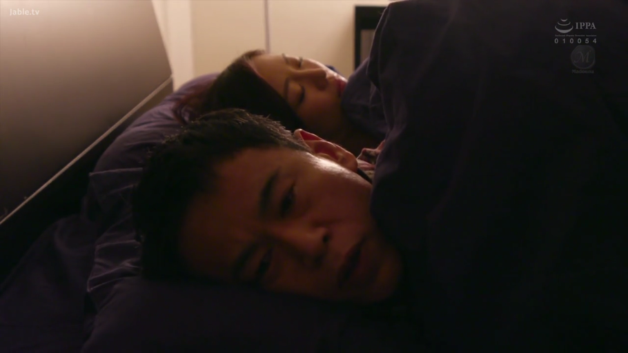 寝室 · 展示 · パソコン · シャツ · 乳房 · 侧脸 · 平躺 · 屏幕快照