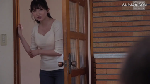 站立 · 开门 · 居家 · 休闲服 · 玄关 · 疑惑 · 门把手