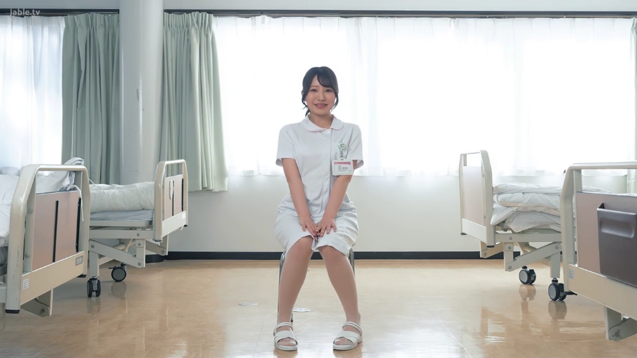卧室 · 口交 · 巨乳 · 享受 · 枕头 · 白色吊带 · M字开腿 · 乳房