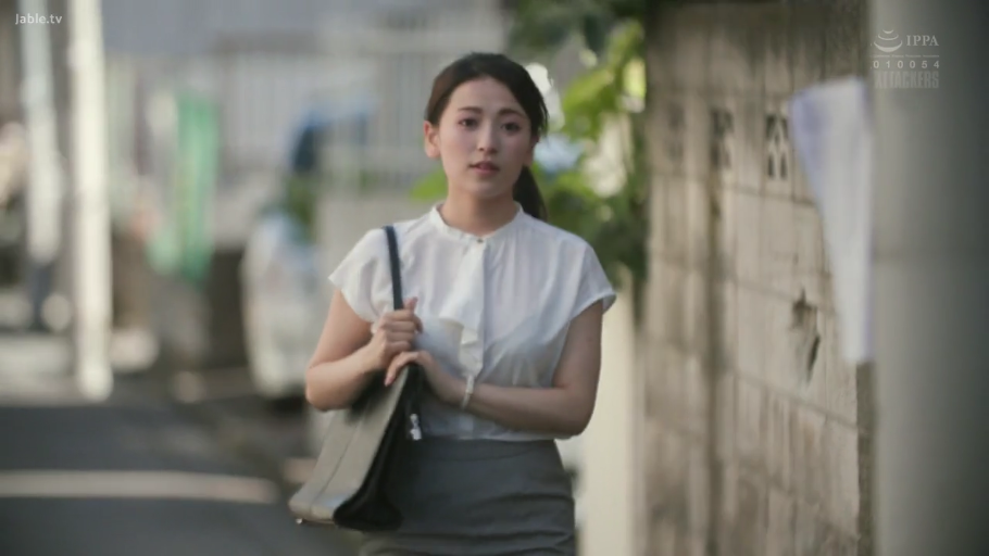 中景 · 职业装 · 街道 · 行走