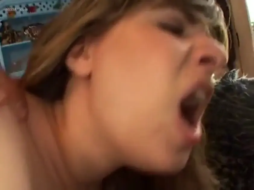 室内 · 脸部特写 · 销魂 · 性行为 · 仰卧 · 裸体 · 欧美