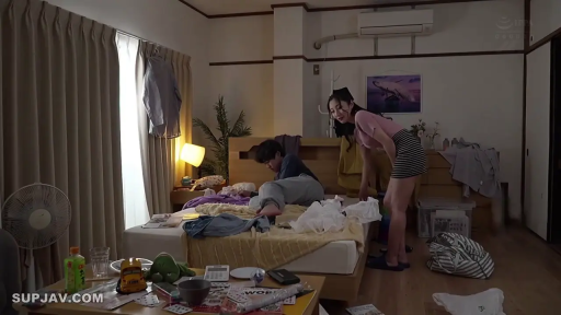 Bend over · Bedroom · 全景 · Smile · bed · 居家 · 交流 · 条纹包臀裙