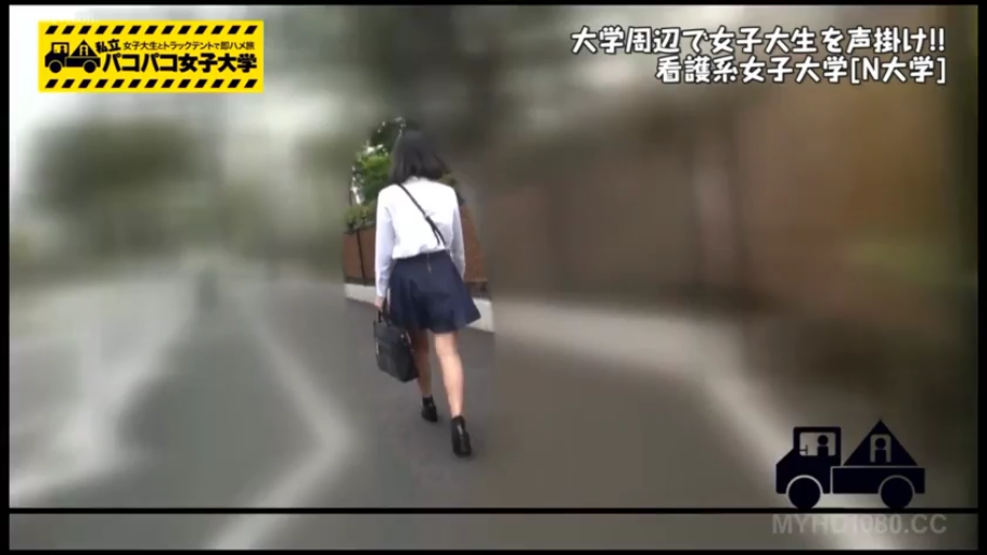 全身 · 短裙 · 户外街道