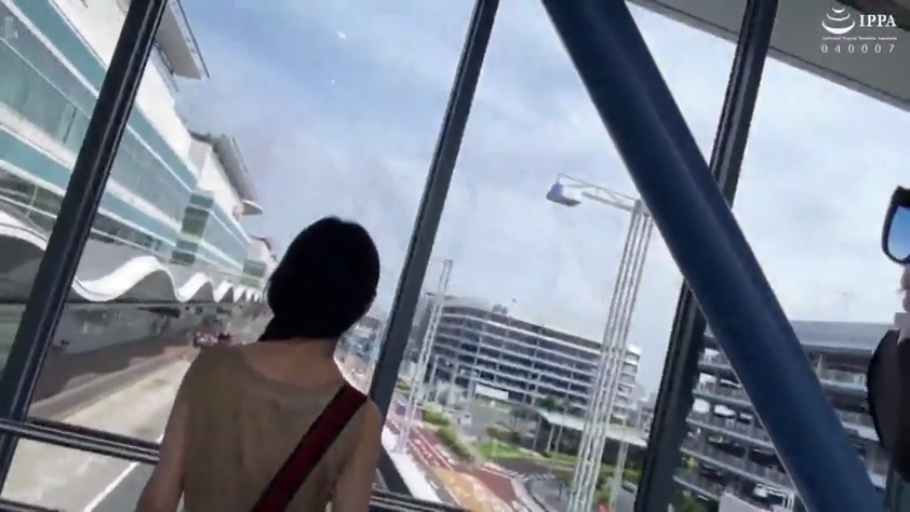 走廊 · 无袖上衣