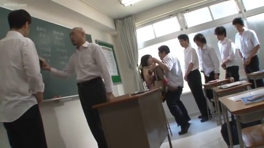 性交 · 教室 · 角色扮演 · 愉悦 · 站姿 · 白衬衫 · 远景 · 黑板