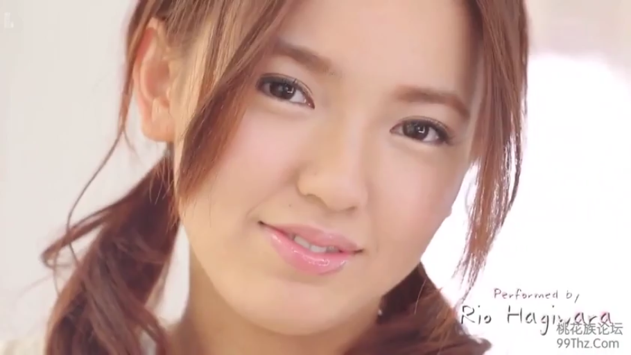 室内 · 顔部のクローズアップ · 微笑 · 私服 · 日系 · 静的 · 正面凝视