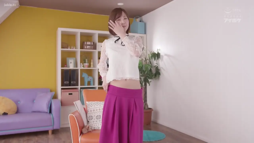 全身 · 站立 · 微笑 · リビング · 紫色长裙 · 家具 · 居家风格 · 展示身材