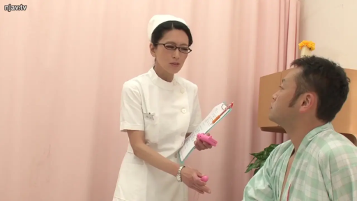 交谈 · 严肃 · 病房 · 护士服 · 中景 · 站姿 · 制服诱惑 · 遥控器