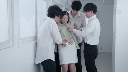 站立 · ビジネススーツ · 走廊