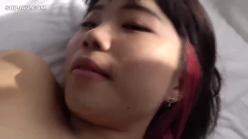 顔部のクローズアップ · 全裸 · 高潮 · 枕头 · 仰向け姿勢 · 室内床上 · 性交中 · 粉色挑染