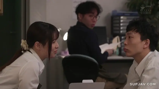 座り姿勢 · 会話 · 办公室 · オフィスデスク · 中景 · 自然 · ビジネススーツ · 职场