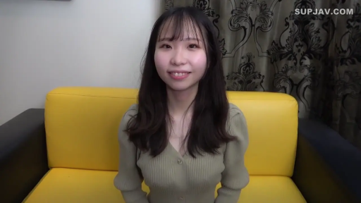 站立 · 中景 · 平静 · 看手机 · 手机 · JK制服 · 户外 · 短发