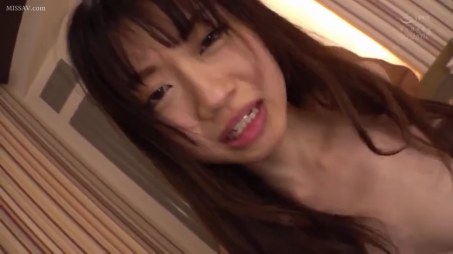 室内 · 脸部特写 · 全裸