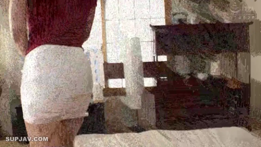 室内 · 站立 · 展示 · 臀部 · 白色短裙 · 成人