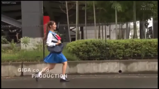 全身 · 提包 · 街道 · JK制服 · 户外 · 奔跑 · 奔跑