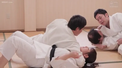 柔道服 · 道场 · 压制