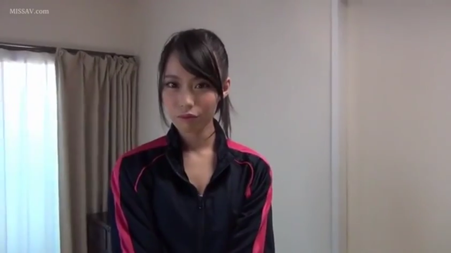 室内 · 站立 · 自然 · 半身 · 注视镜头 · アジア人女性 · 運動服