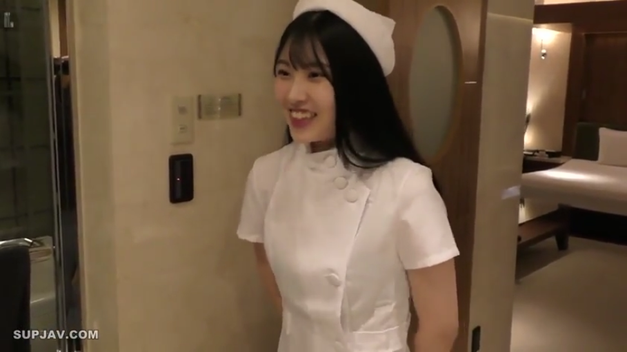 室内 · 护士服 · 站姿 · 半身