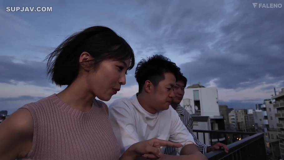 性交 · 全裸 · 卧室 · 胸部特写 · 床铺 · 迷离 · 打码 · 躺姿