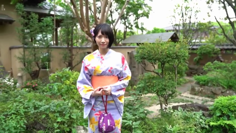 全身 · 站立 · 微笑 · ハンドバッグ · 注视镜头 · 浴衣 · 日本风格 · 日本庭院