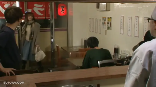 站立 · 自然 · プロット · 遠景 · ハンドバッグ · 冬装 · 入る · 拉面店