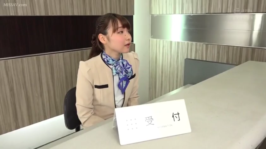 Sitting Posture · Conversation · 自然 · Half-body · 职场女性 · Business attire · 标牌 · 前台