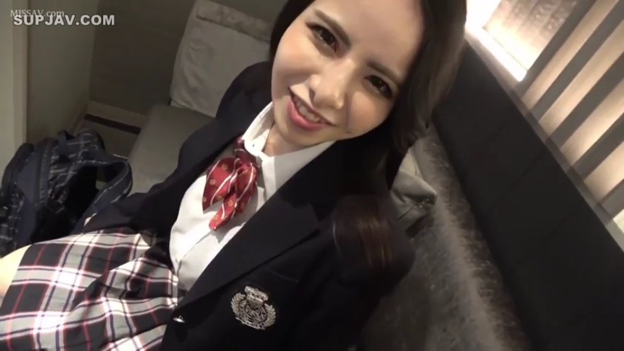 全身 · 性交 · 教室 · 领带 · 高潮表情 · 课桌椅 · 站立后入 · 校园制服系