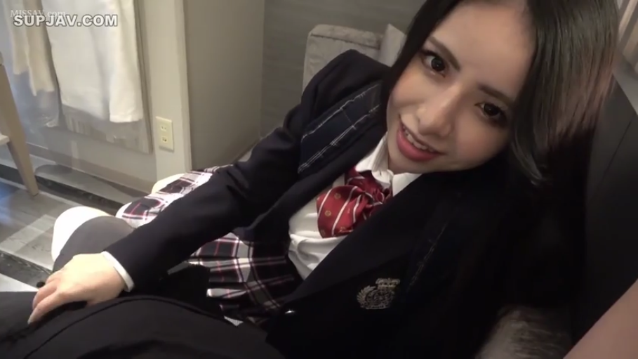 室内 · 投入 · 拥抱 · 制服 · 特写 · 接吻 · 男女