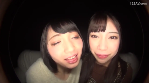 室内 · 顔部のクローズアップ · 凝視 · 毛衣 · 近づいて